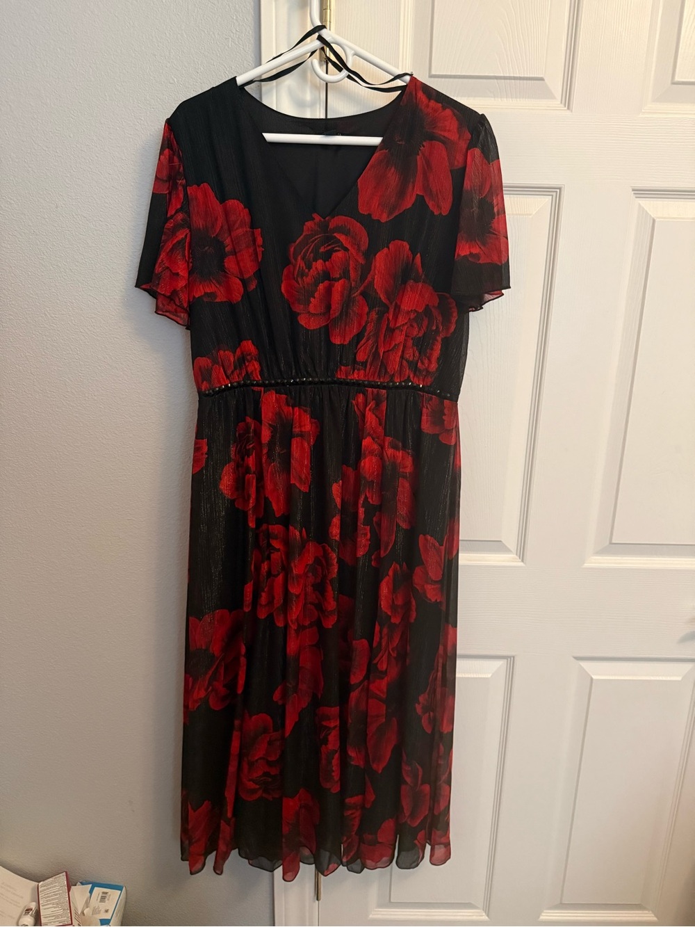 Black & Red Floral V-Neck Midi Dress